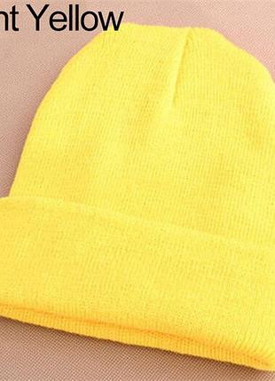 Стильная яркая шапка унисекс (желтый)