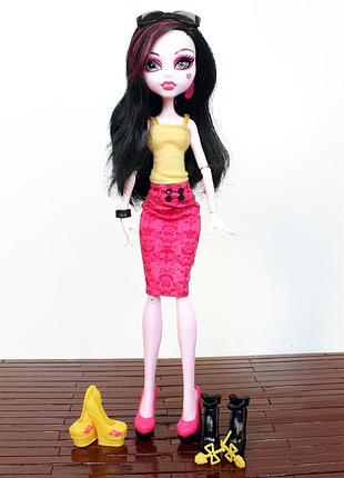 Дракулаура draculaura монстер хай monster high