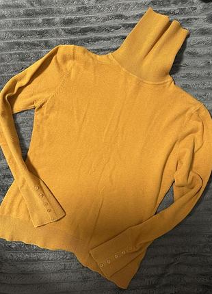 Гольфик гірчичний з ґудзиками