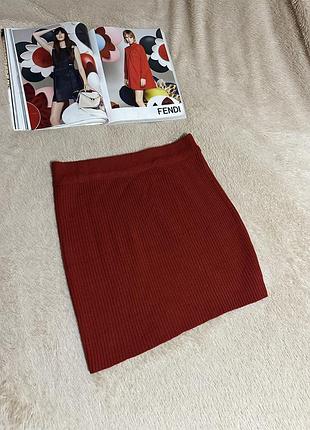 Вʼязана міні-спідниця