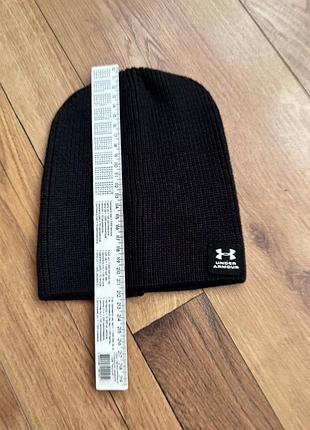 Шапка чорна