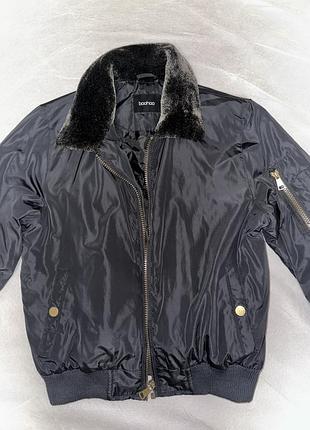 Бомбер чорний жіночий