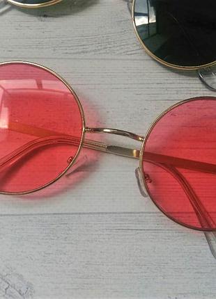 Круглые очки с цветной линзой красный