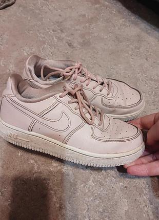 Продам кожаные кроссовки nike