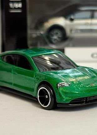 Машинка hot wheels - - porsche taycan turbo s , нов, без упаковки