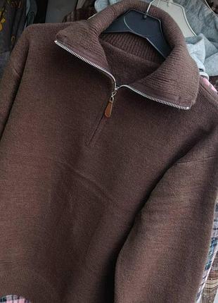Шоколадный свитер на молнии