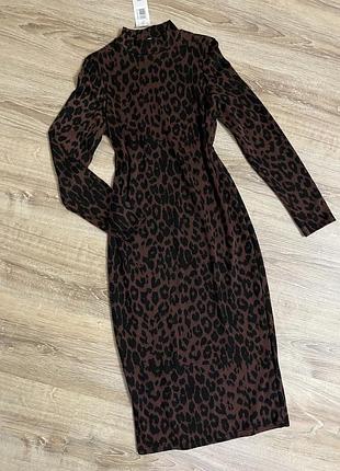 Стильна міді сукня в анімалістичний принт