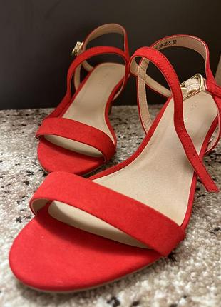 Босоніжки жиночі new look