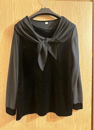 Блузка велюровая с переливающейся ткань на рукавах