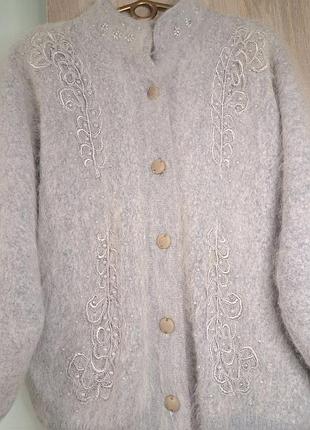 Ангороаий светр на гудзикиах (m)