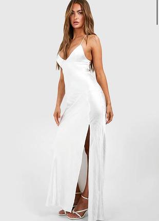 Сатинова сукня від boohoo