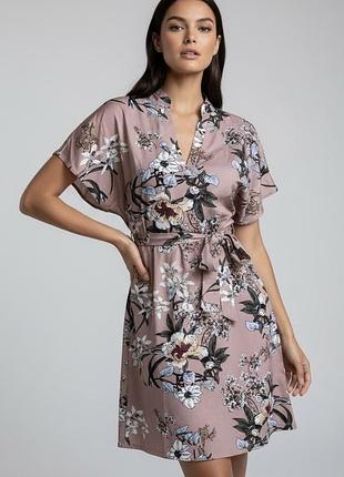 Сукня з пояском у квітковий принт