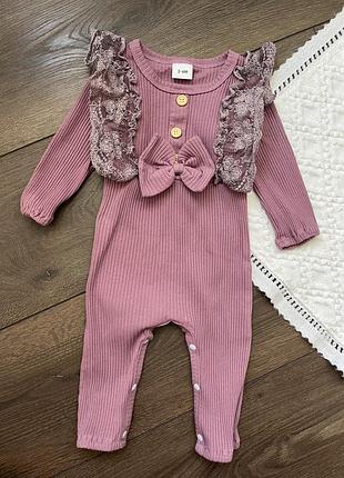 Фіолетовий бузковий чоловічок ромпер в рубчик для дівчинки 3-6 міс 68 см з бантом з мереживом рюшами