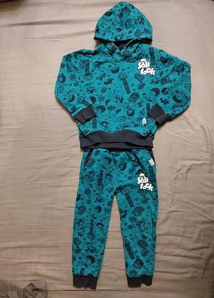 Детский спортивный костюм от бренда saltrock.