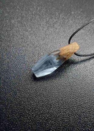 Кулон голубой туман из эпоксидной смолы и дерева прозрачно-голубой ручной работы на подарок