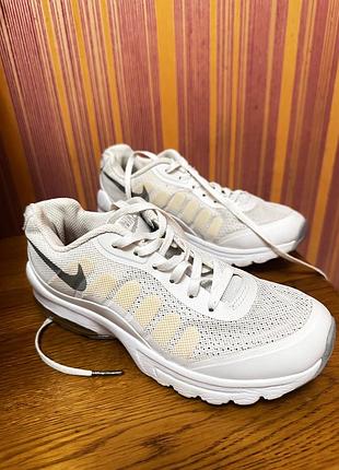 Кросівки жіночі nike