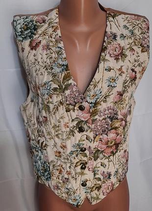 Жилетка с гобеленовым рисунком, размер