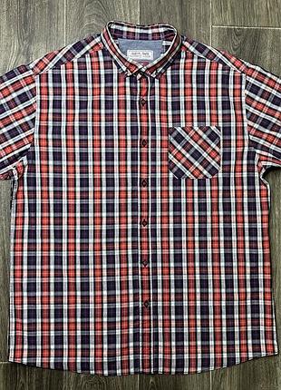 Чоловіча сорочка в клітинку з коротким рукавом