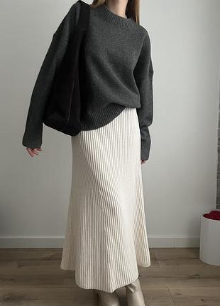 Вʼязана молочна міді спідниця h&m