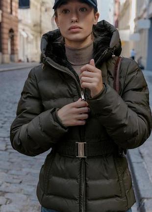 Короткая приталенная куртка с пояском zara 2025