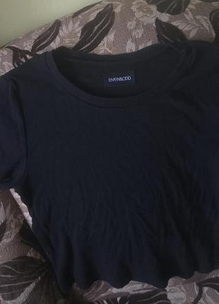 Черная футболка/топ в рубчик