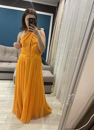 Сукня помаранчевого кольору