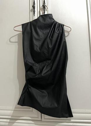 Стильна шкіряна кофтинка