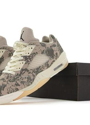 Новинка! трендовые кроссовки nike air jordan 5 retro low expressions