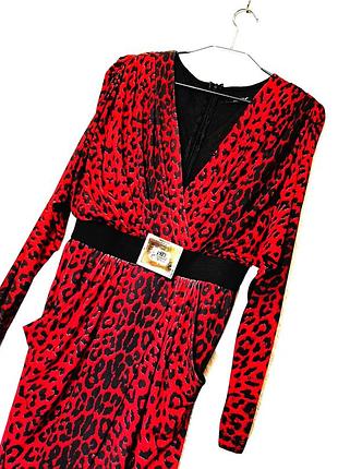 Green world нарядное платье красное с чёрным леопардовым рисунком миди женское вечернее