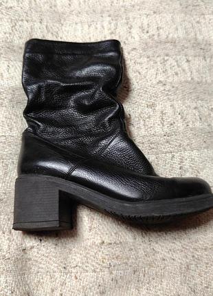 Ботінки чорні шкіряні жіночі