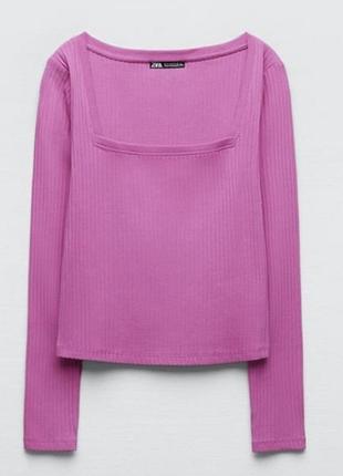 Жіноча кофтинка