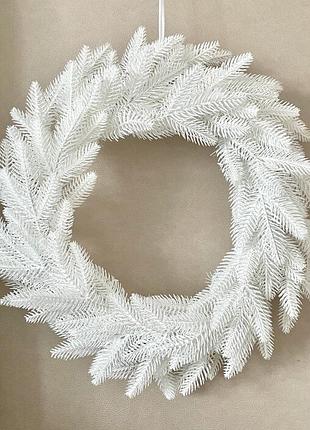 Венок хвойный рождественский classic литой d-50 см белый