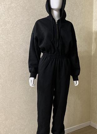 Теплий комбінезон , розмір m , підійде на s як оверсайз .