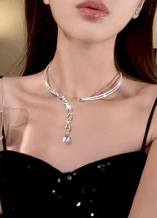 Изящный чокер колье с подвеской кристаллами, открытый чокер камни стразы, блестящий круглый чокер серебро