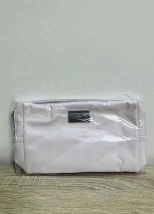 Kylie cosmetics косметичка