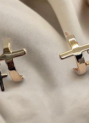 Сережки- кільця з підвіскою хрестиком xuping медичне золото ксюпінг сережки- кільця з маленькою підвісочкою хрестик