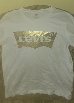 Белая футболка levis