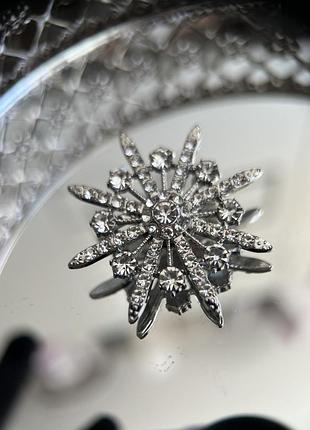 Брошка брошка 8