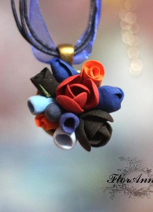 "таинственный сад" кулон/подвеска ручной работы с цветами.
