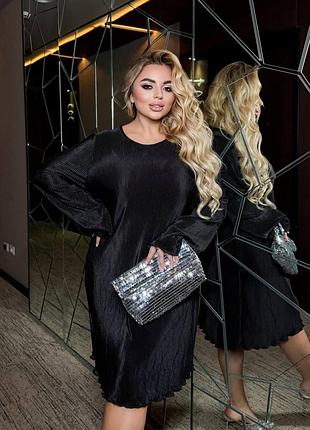 Плиссированное платье прямого кроя больших размеров черная