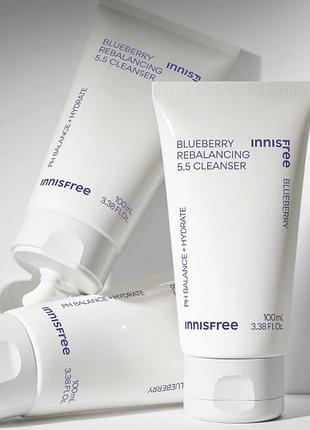 Увлажняющая, балансирующая пенка innisfree blueberry rebalancing 5.5 cleanser