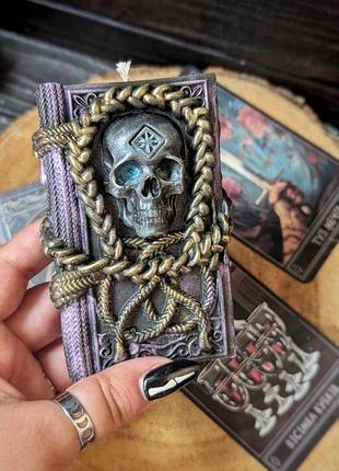 Свічка з бджолиного воску “заборонена книга”