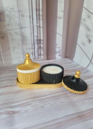 Арома свеча и гипсовоя шкатулка на подставке .