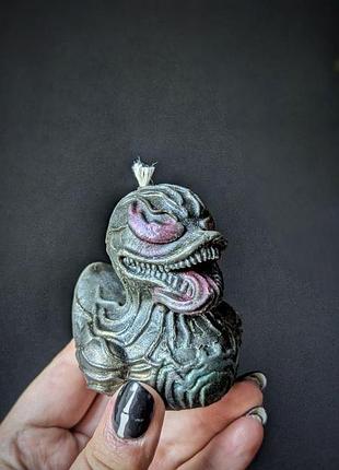 Свеча из пчелиного воска веном утка