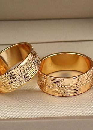 Обручальное кольцо xuping jewelry граненый рисунок квадраты 8 мм р 16,17,18,19 золотистое