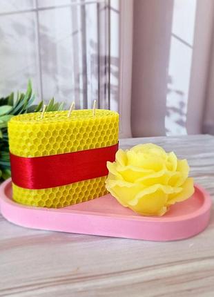 Свічка з натурального бджолиного воску. мило троянда ручної роботи.