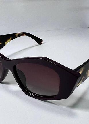 Очки солнцезащитные женские узкие трапеции с поляризацией в пластиковой оправе с широкими дужками сливовый,