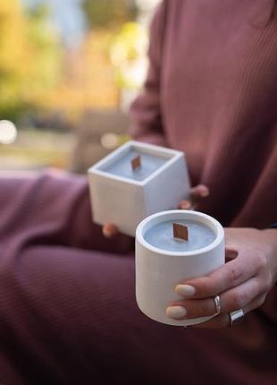 Набор ароматических соевых свечей в гипсовых кашпо minimal 2шт sensual vetiver