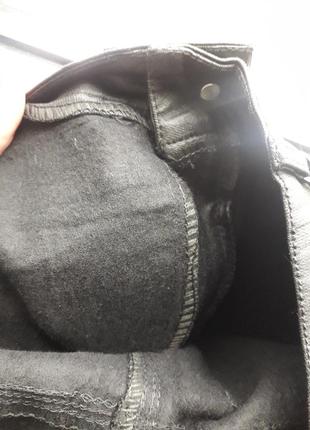 Шкіряні джинси на байці штани з ефектом шкіри на флісі утеплені шкіряні брюки з напиленням з пропиткою6 фото