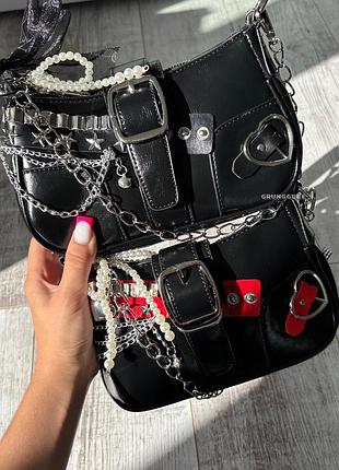 Черная женская сумка багет с цепью